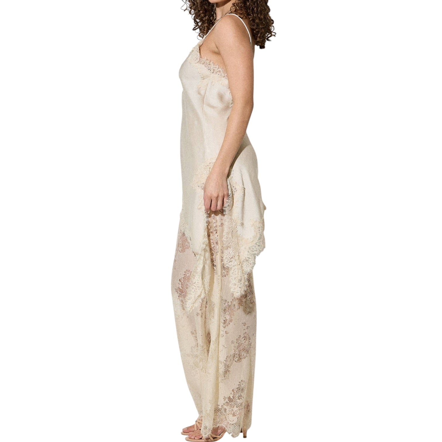 Product image with a cream set on a white background